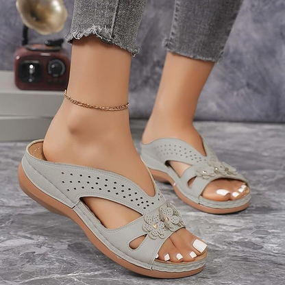 Wedge-heeled Thick-soled Hollow Rivet Flower Slippers