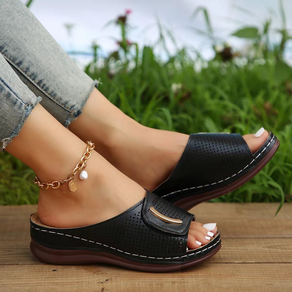 🔥Mother‘s Day 49% OFF — Peep Toe Hollow Out Orthopedic Slippers