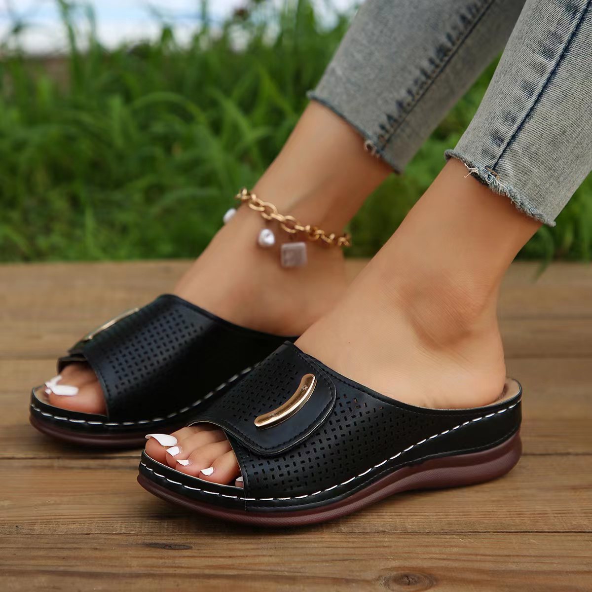 🔥Mother‘s Day 49% OFF — Peep Toe Hollow Out Orthopedic Slippers