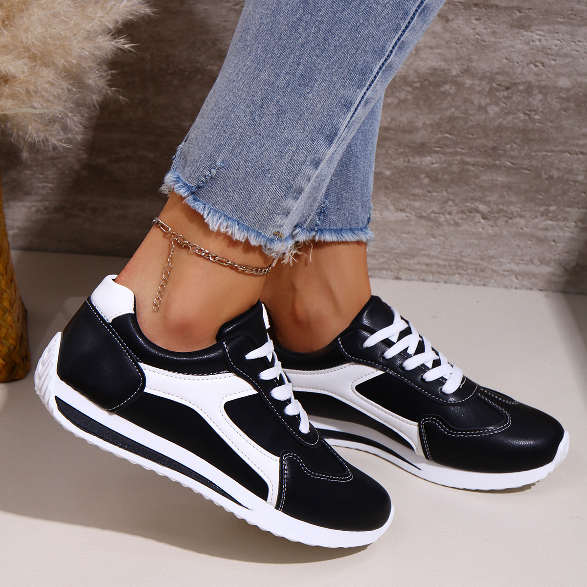 (⏳NOW ON: 70% OFF Sale! 🔥)Women’s Retro Colorblock Casual Sneakers – Soft Comfortable Everyday Shoes