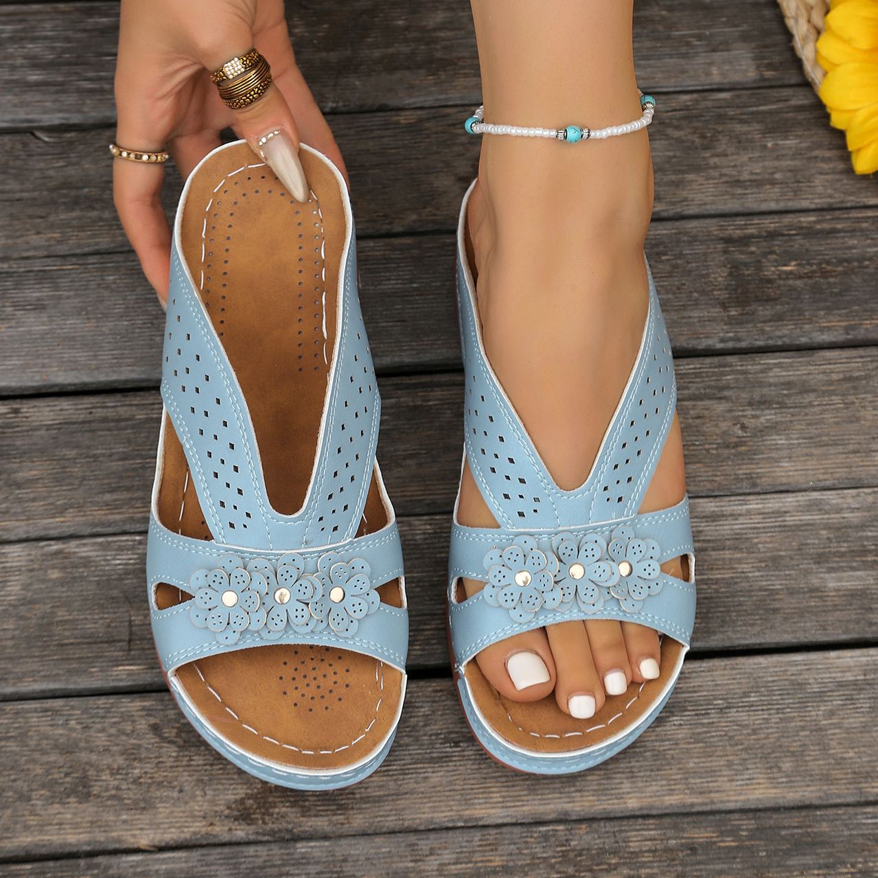 Wedge-heeled Thick-soled Hollow Rivet Flower Slippers